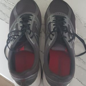 New balance men's shoes